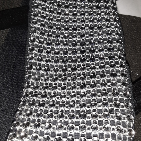 Beautiful Elegant Dress - Picture 6 of 8